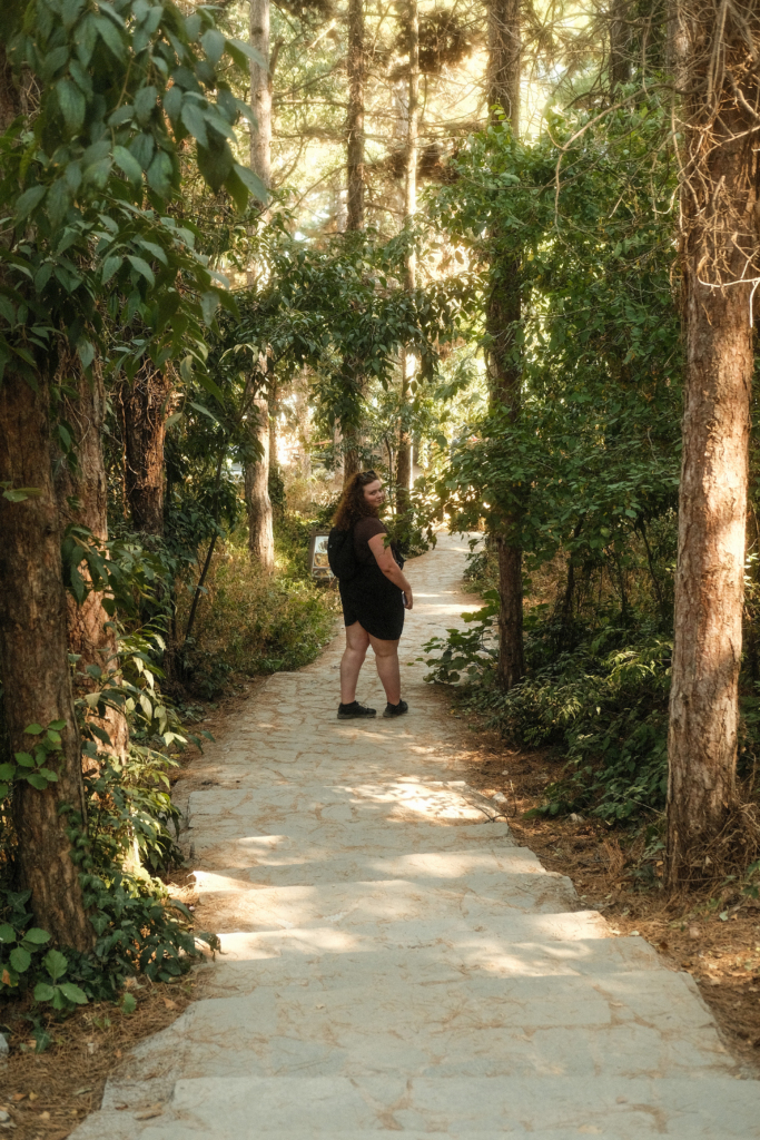 Leonie walks in the forrest.