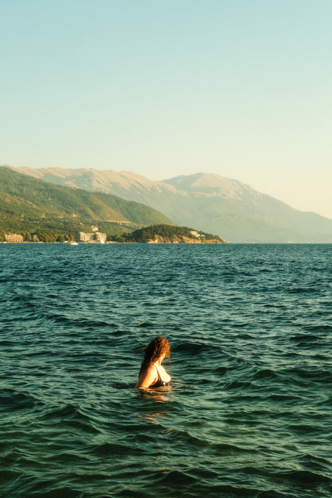 Leonie, swimming in lake Ohrid.